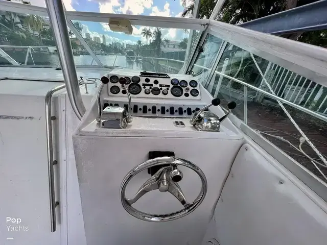 Chris-Craft 333 Commander Sport