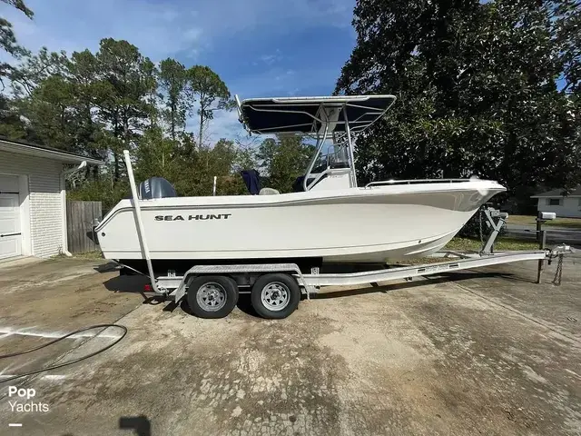 Sea Hunt 220 Triton