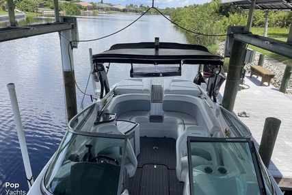 Rinker Captiva 276