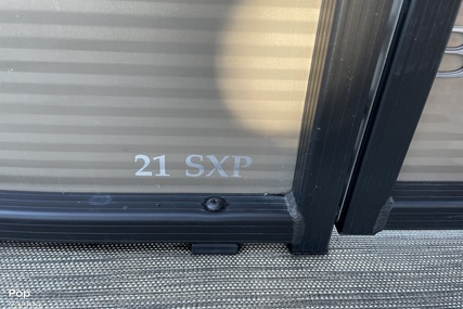 Bennington SX Series 21 SSXP