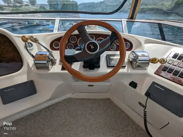 Sea Ray 380AC