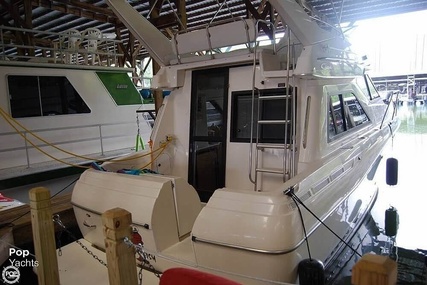 Bayliner 3258 Ciera Command Bridge