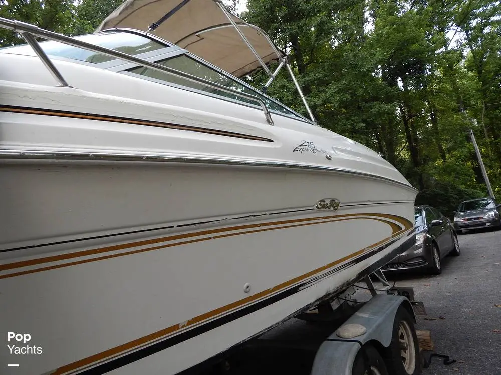 1999 Sea Ray 215 express cruiser