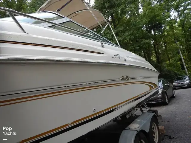 Sea Ray 215 Express Cruiser