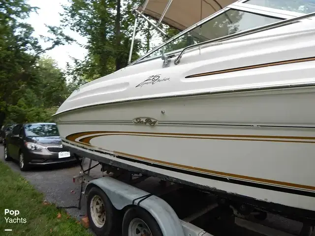 Sea Ray 215 Express Cruiser