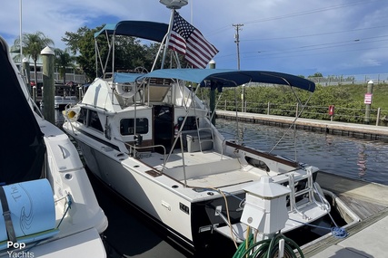 Bertram 28 Flybridge Cruiser Yacht