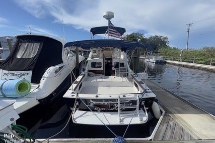 Bertram 28 Flybridge Cruiser Yacht