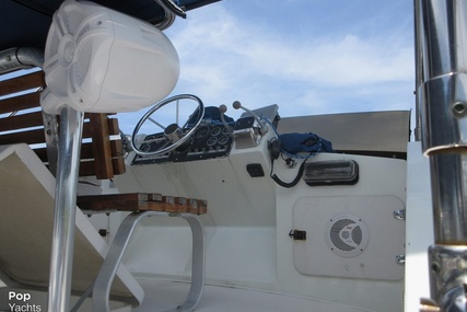 Bertram 28 Flybridge Cruiser Yacht