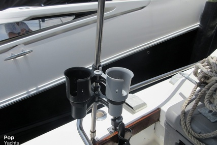 Bertram 28 Flybridge Cruiser Yacht