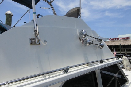 Bertram 28 Flybridge Cruiser Yacht