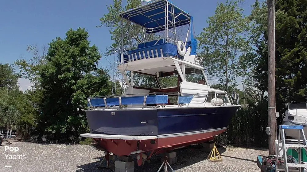 1980 Marinette 28 fisherman