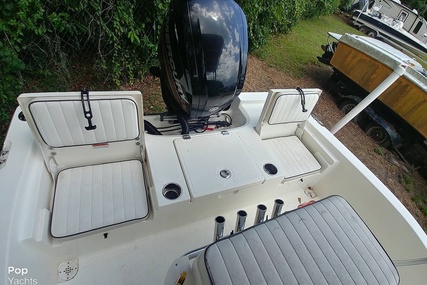 Mako 19 CPX Inshore