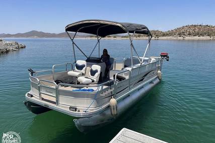 Sun Tracker Fishin' Barge 21