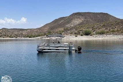 Sun Tracker Fishin' Barge 21