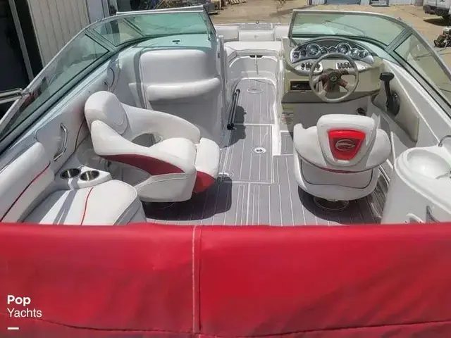 Crownline Deck Boat 220 Ex