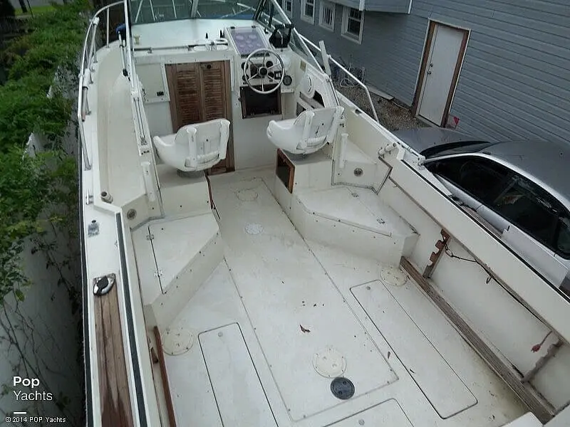 1983 Bimini 25 walkaround