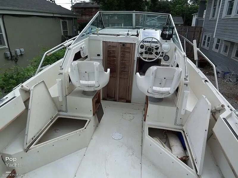 1983 Bimini 25 walkaround