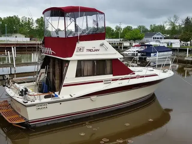 Trojan F32 Flybridge