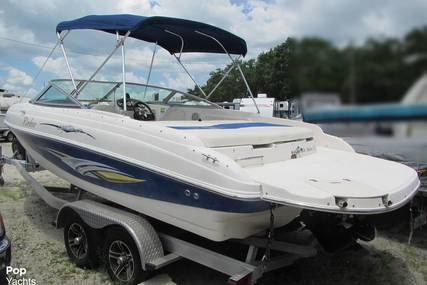 Rinker 212 Captiva Bowrider