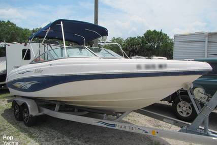 Rinker 212 Captiva Bowrider