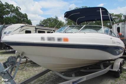 Rinker 212 Captiva Bowrider