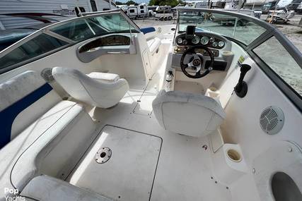 Rinker 212 Captiva Bowrider