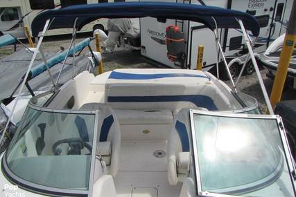 Rinker 212 Captiva Bowrider