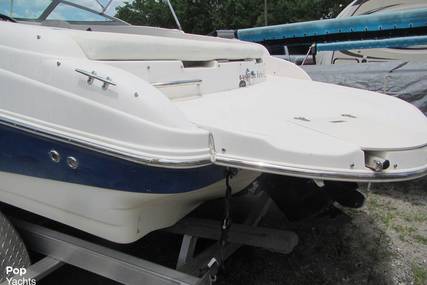 Rinker 212 Captiva Bowrider