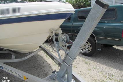 Rinker 212 Captiva Bowrider