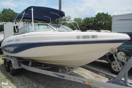 Rinker 212 Captiva Bowrider