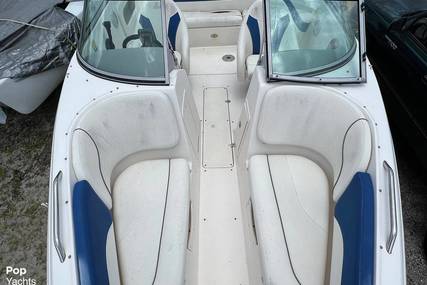 Rinker 212 Captiva Bowrider