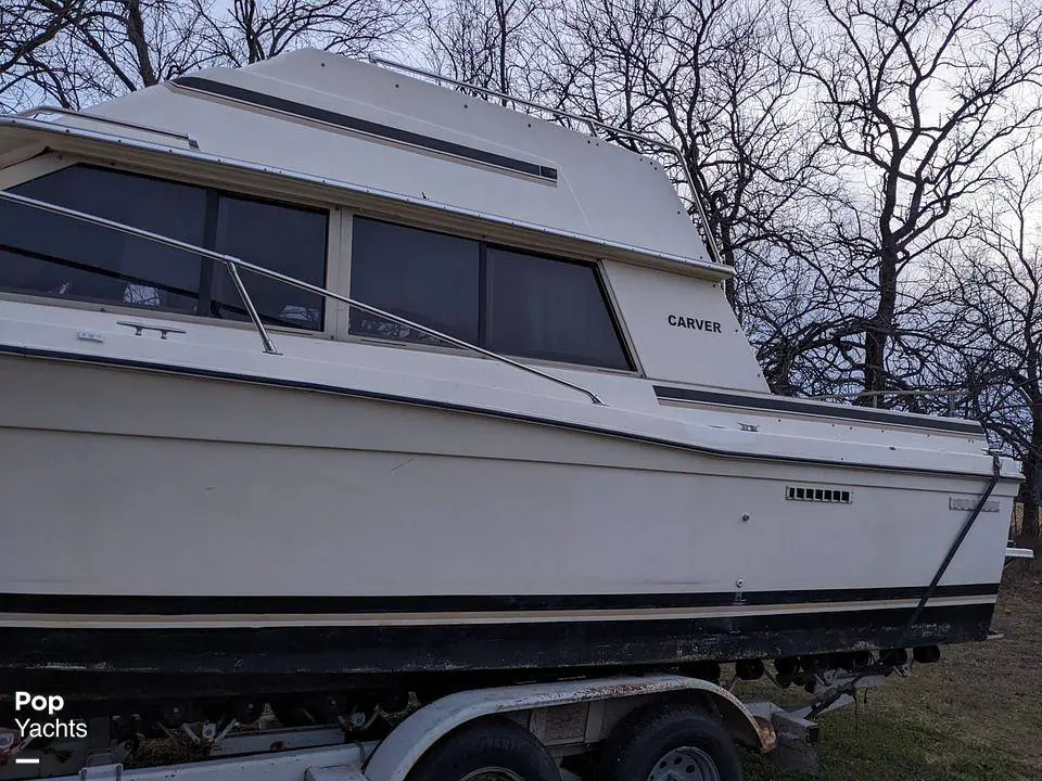 1982 Carver santa cruz 2667 cabin cruiser