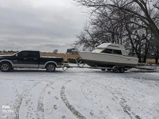 Carver Santa Cruz 2667 Cabin Cruiser