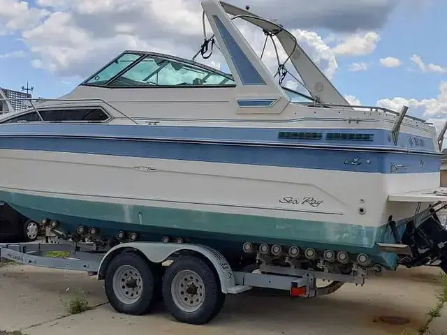 Sea Ray Sundancer 260