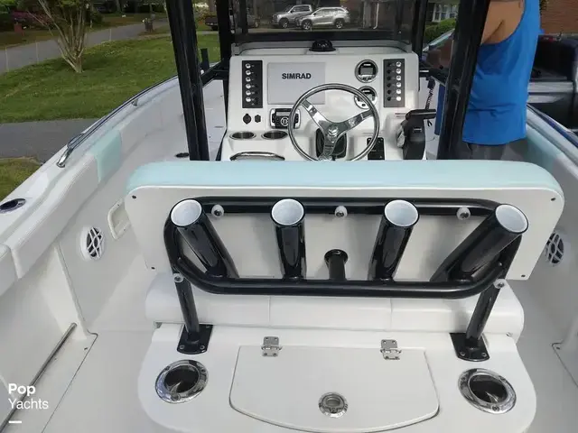 Robalo R222