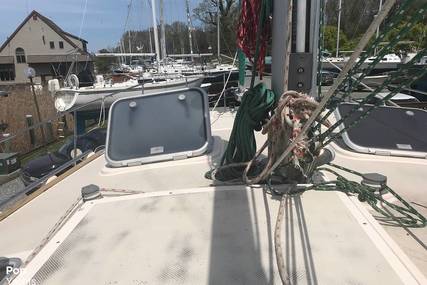 Island Packet Cat 35