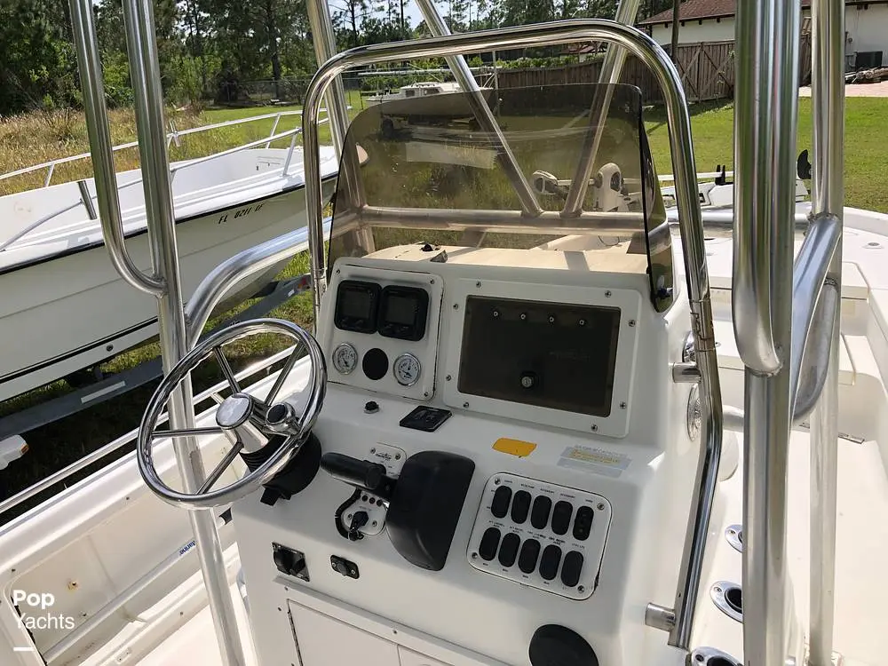 2005 Nauticstar 2200