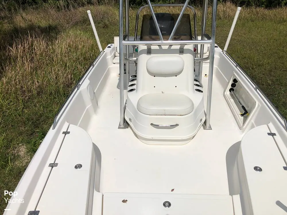 2005 Nauticstar 2200