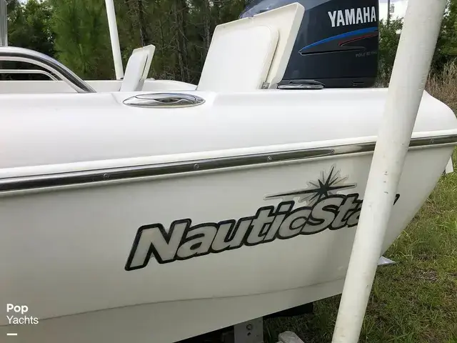 Nauticstar 2200