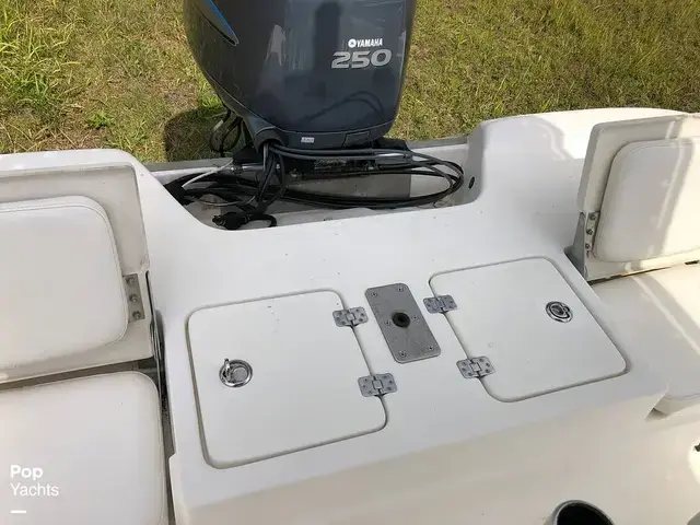 Nauticstar 2200