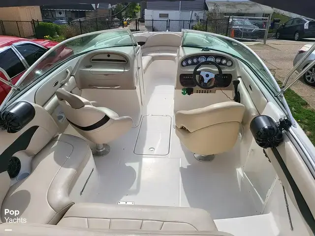 Chaparral 220 SSI