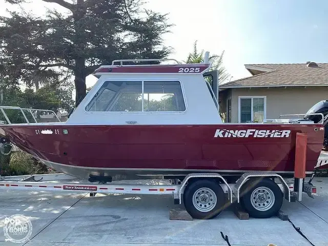 KingFisher 2025 Escape HT Pilot House