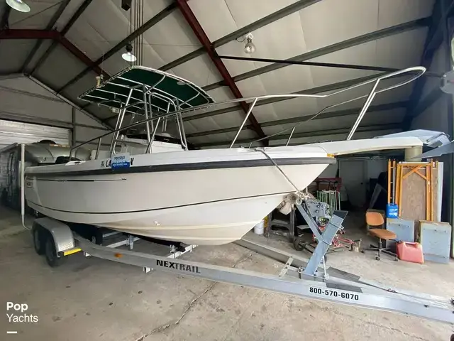 Boston Whaler 23 Outrage