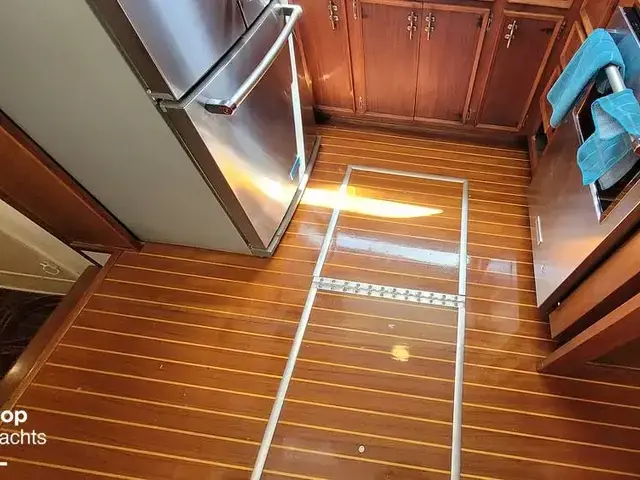 Hatteras 58 Yacht Fish