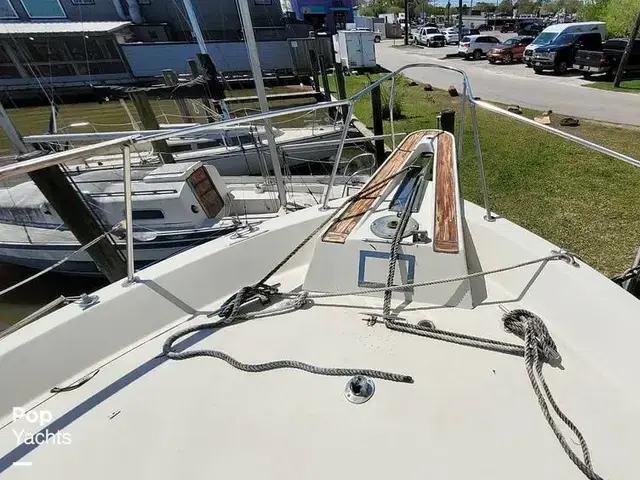 Hatteras 58 Yacht Fish