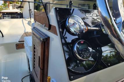 Boston Whaler Montauk 17