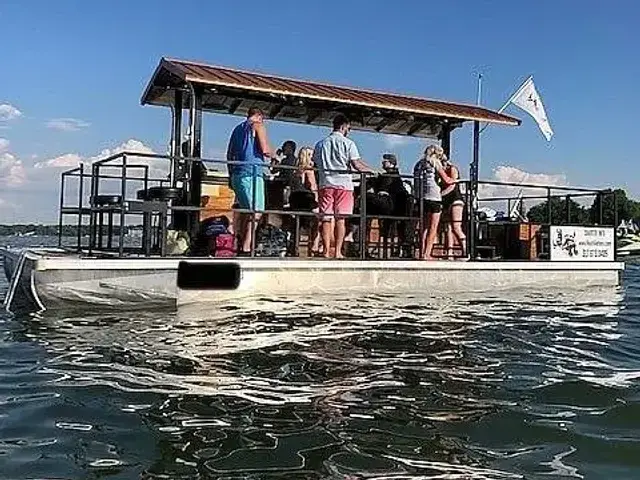 Homebuilt 27 Party Barge