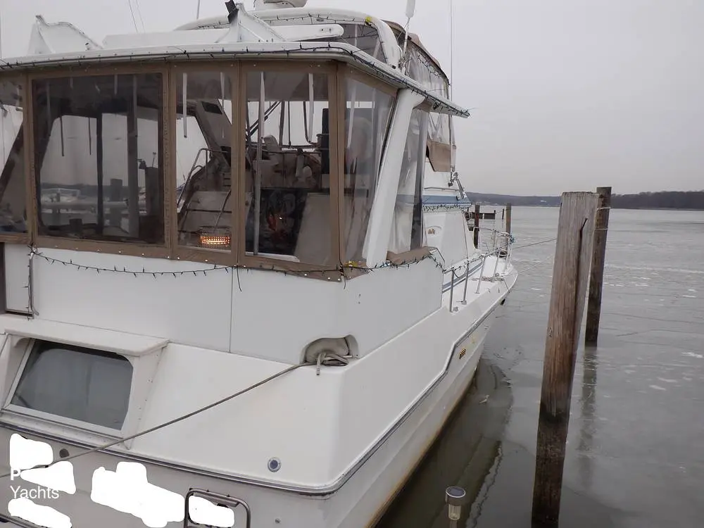 1989 Sea Ray 440 aft cabin