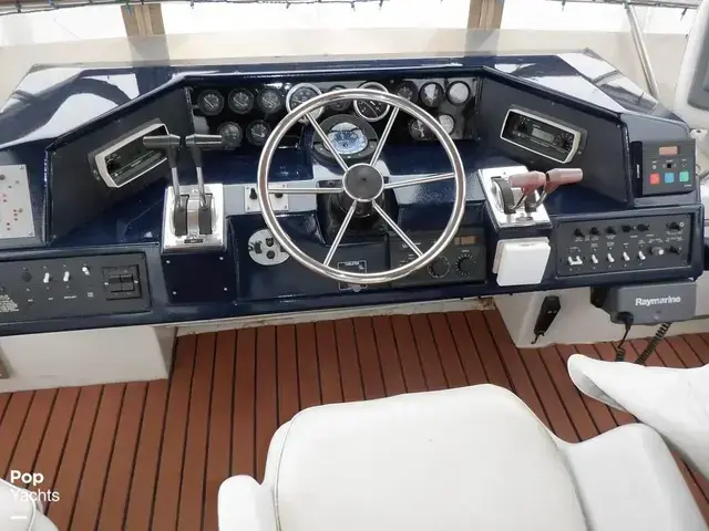 Sea Ray 440 Aft Cabin