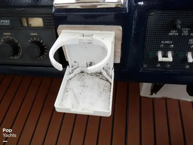 Sea Ray 440 Aft Cabin